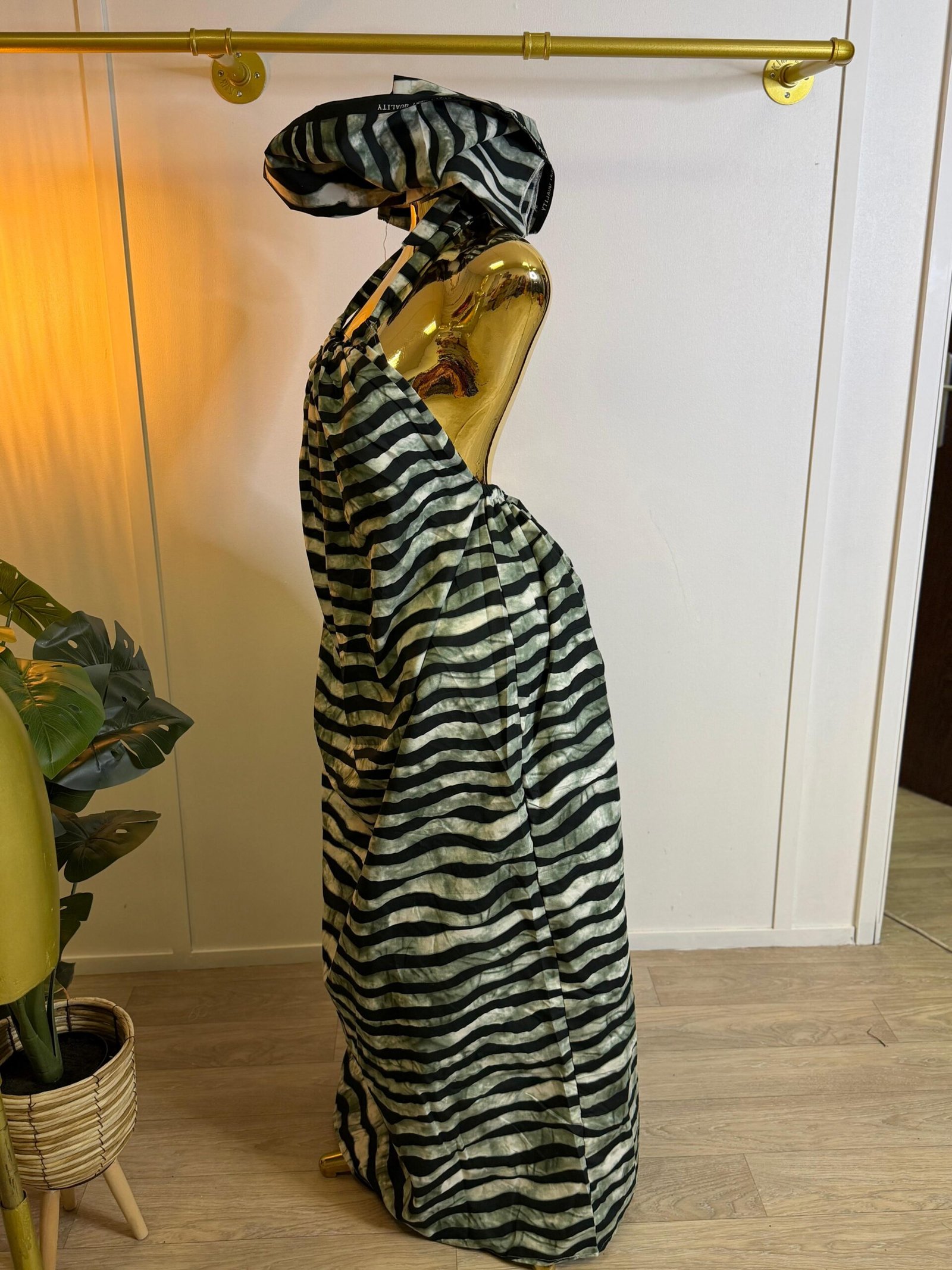 dos_nu_bibi_foulard_vert_noir_hmfbeauty